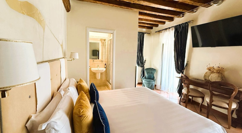 Deluxe Double Room, Terrace photo 3