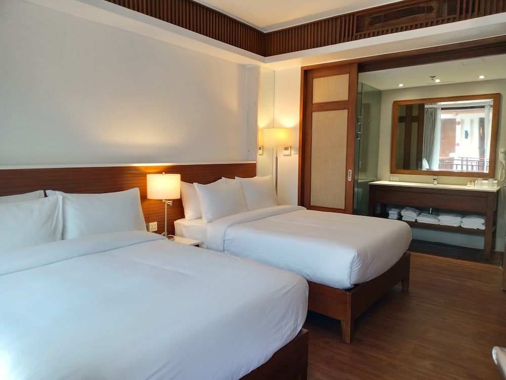 Premier Quadruple Room - Photo 4
