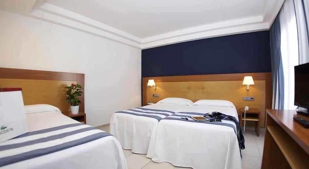 Habitación Familiar con Balcón (4 adultos)