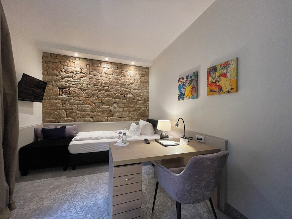 Premium Single Room photo 2