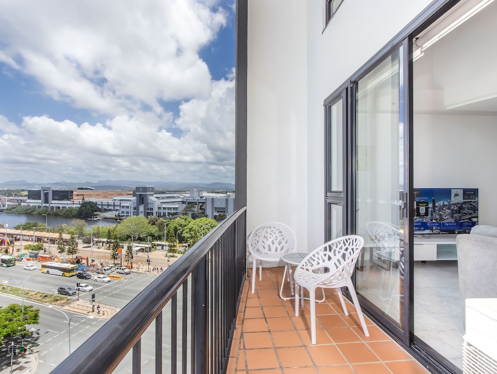 2 Bedroom Ocean View Sub-Penthouse photo 2