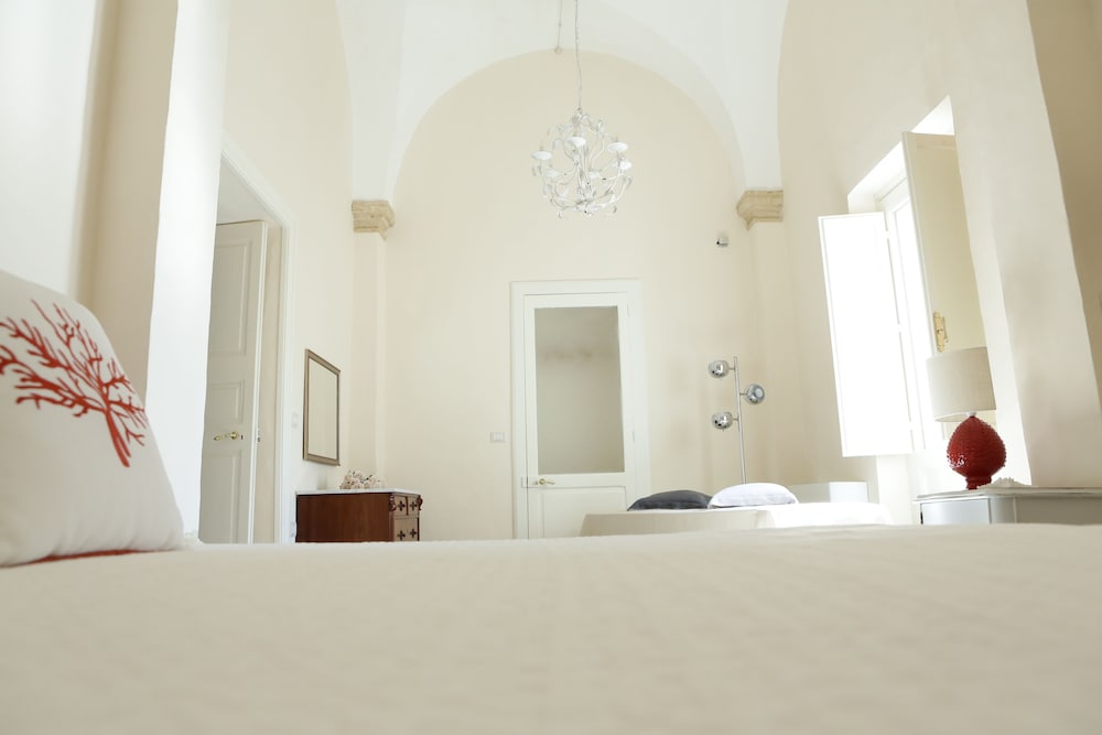 Suite, Jetted Tub photo 3