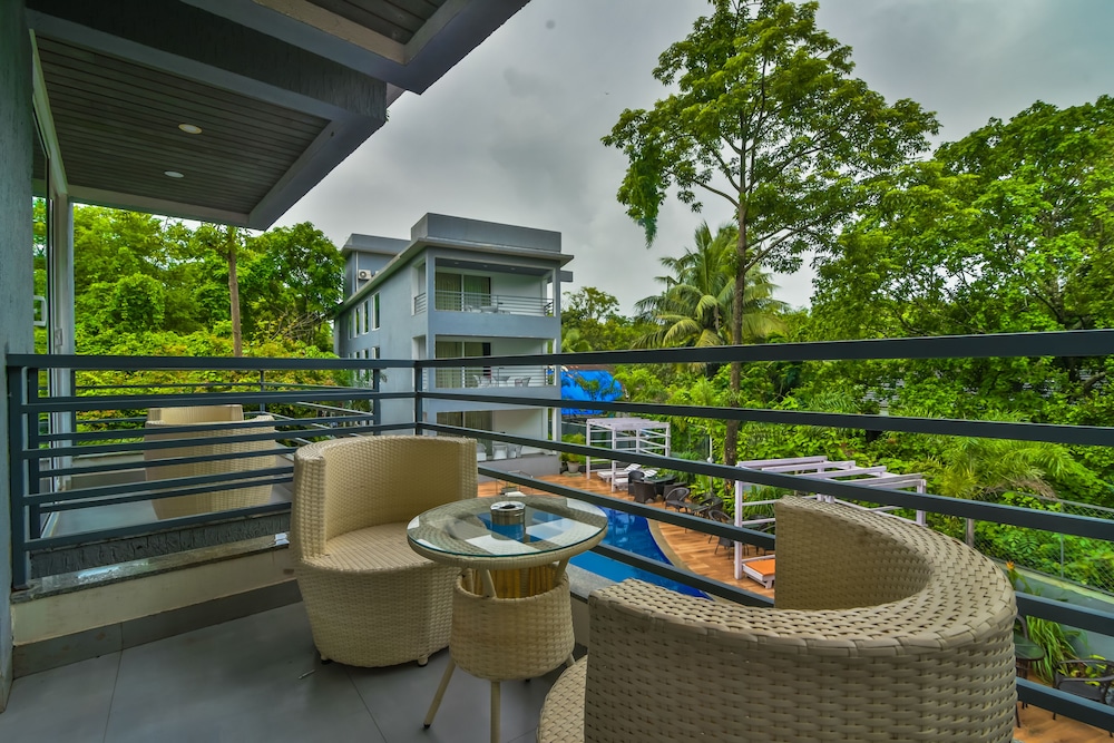 Superior Double Room, Pool View photo 2
