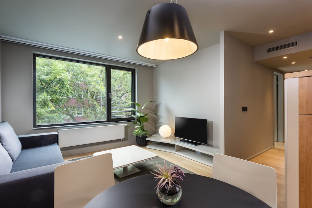 Apartment, 2 Bedrooms - Photo 1