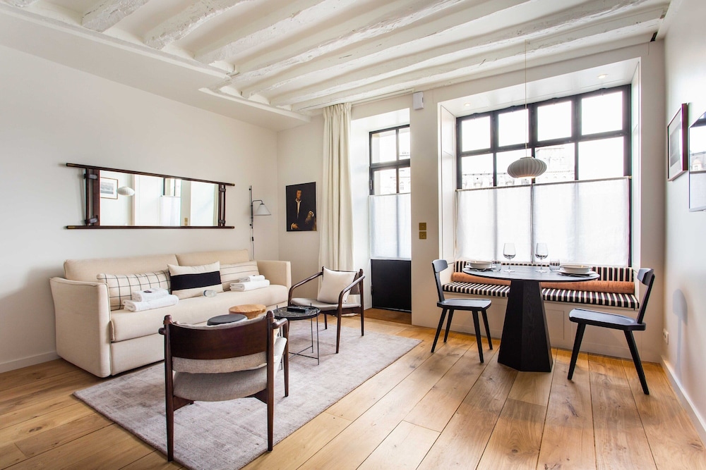 Apartment photo 1