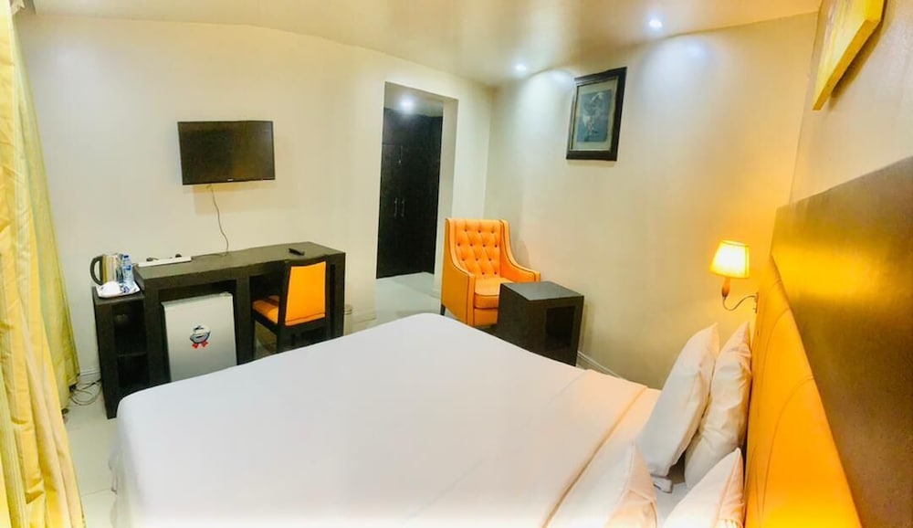 Premium Single Room, City View