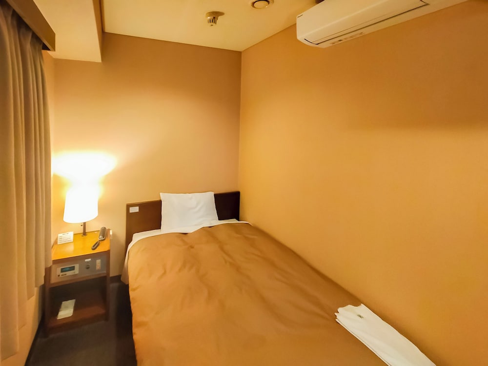 Single Room, Non Smoking(No cleaning within 3 consecutive nights,1 time cleaning for each 4th night)