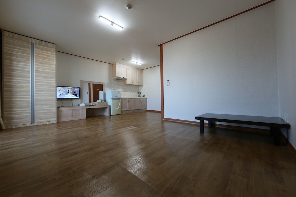 Deluxe Condo (Ondol 17PY,extra person fee over 6ppl) photo 3