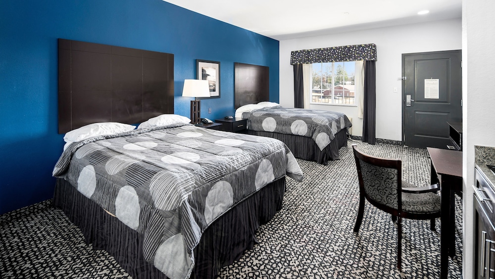 Room, 2 Queen Beds, Non Smoking, Kitchenette photo 3