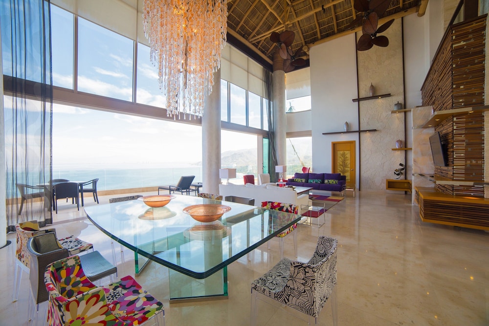 3 Bedroom Suite Ocean Front