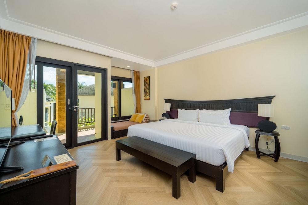 Deluxe Grand Room photo 2