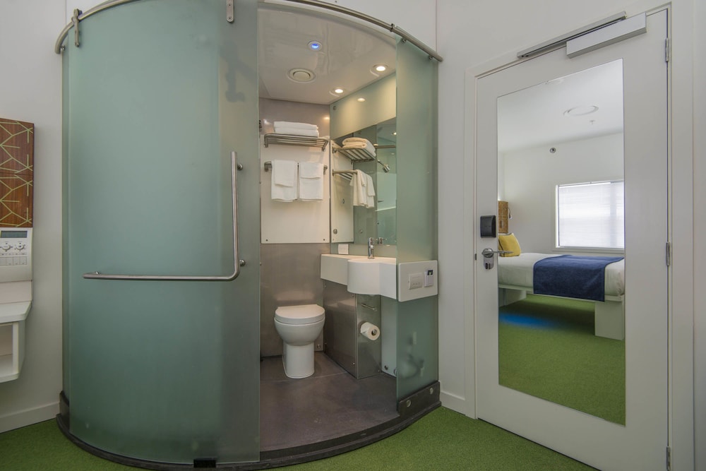 Standard Room, 1 Queen Bed