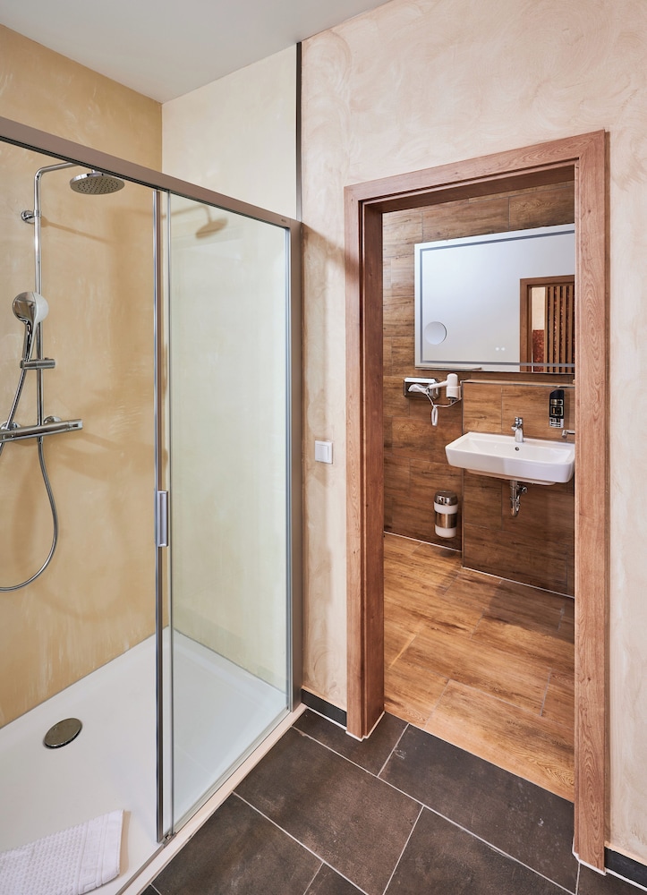 Deluxe Suite photo 2