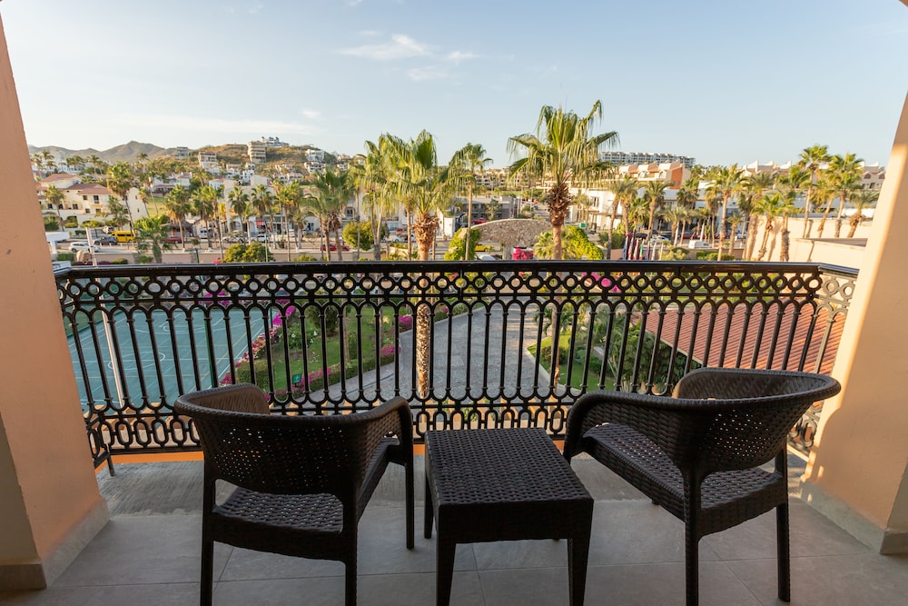 Deluxe Room, Balcony - Photo 8
