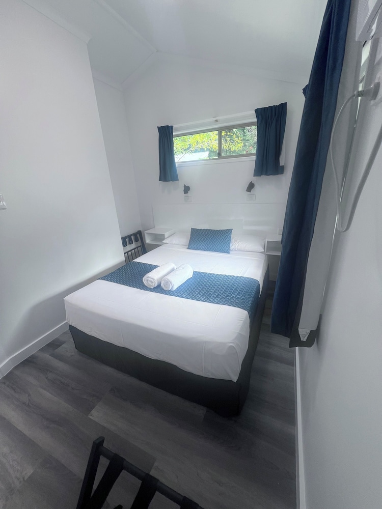 Cabin, 2 Bedrooms, Ocean View - Photo 5