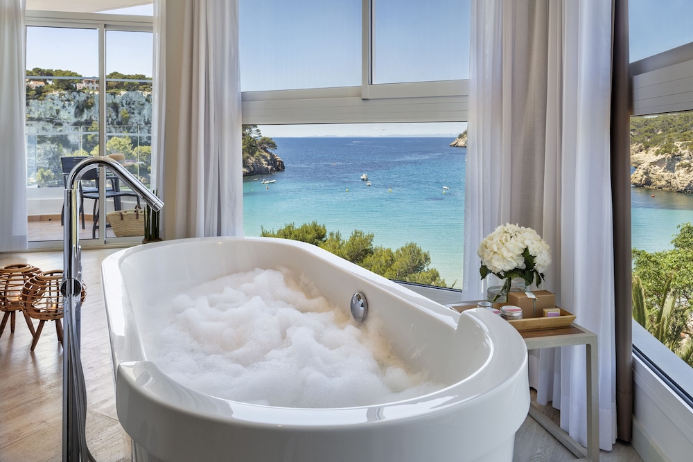 The Level, Junior Suite