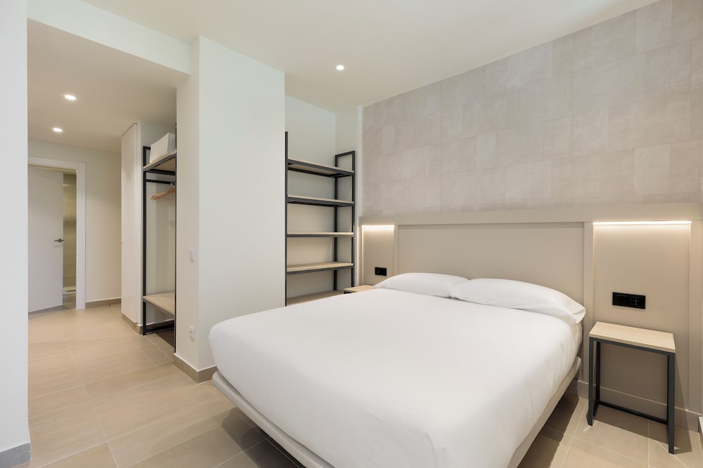 Studio Apartment with Sea Views and Air Conditioning