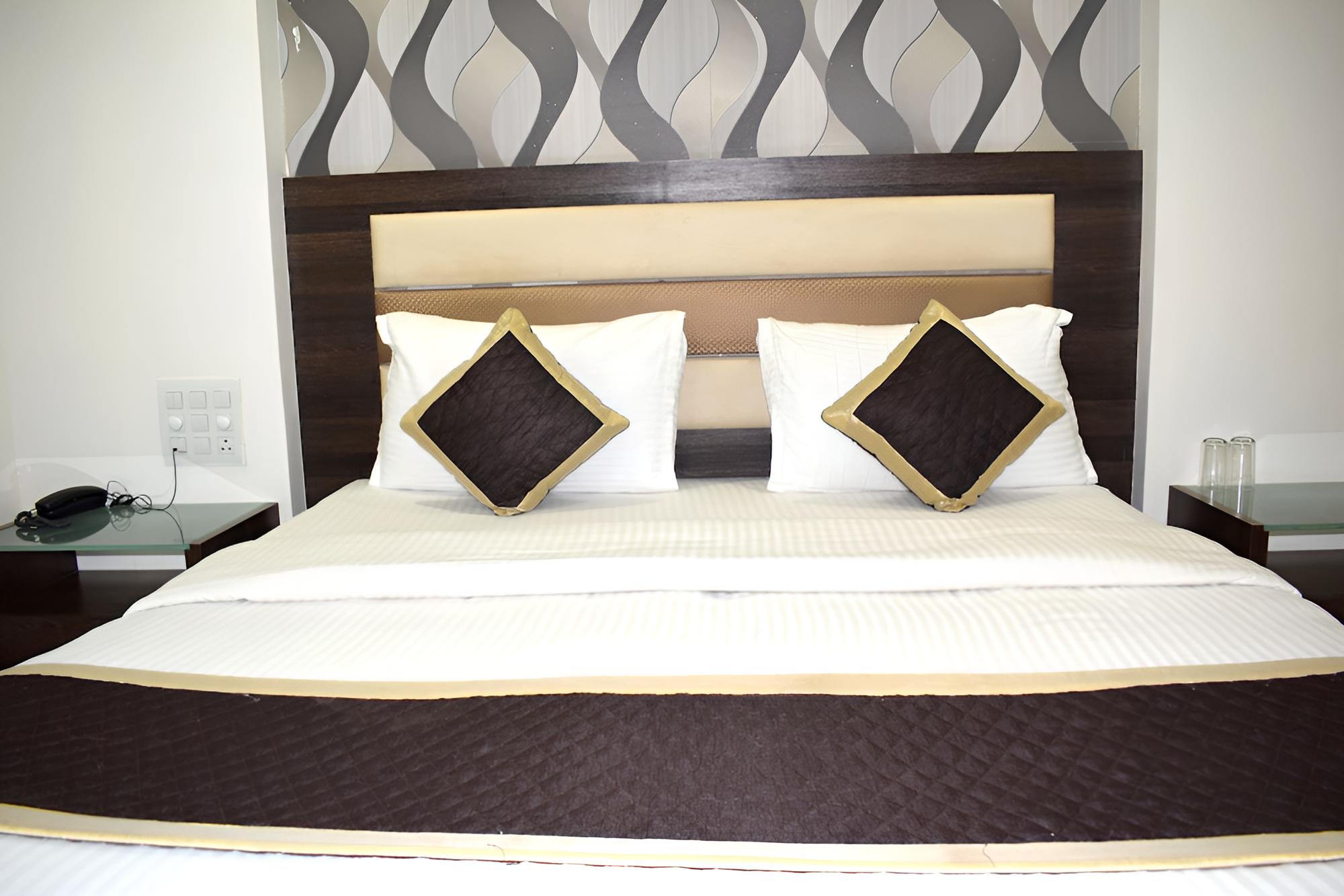 Deluxe AC Room