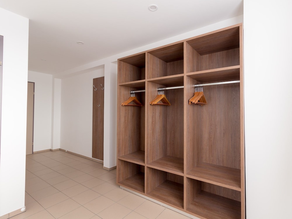 Basic Quadruple Room photo 2
