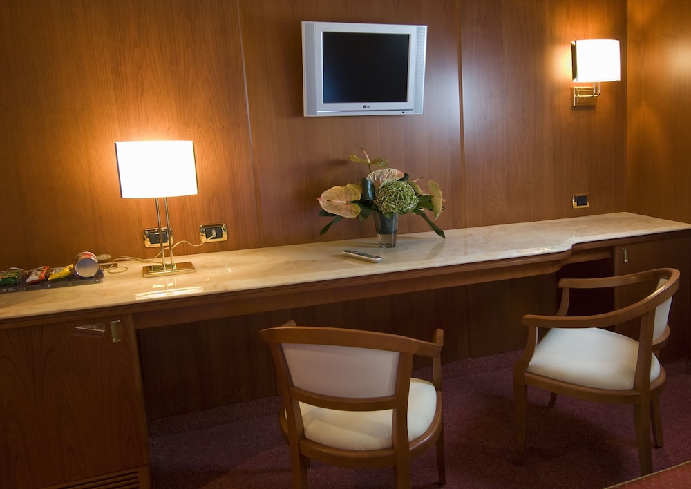 Superior Suite - Photo 2