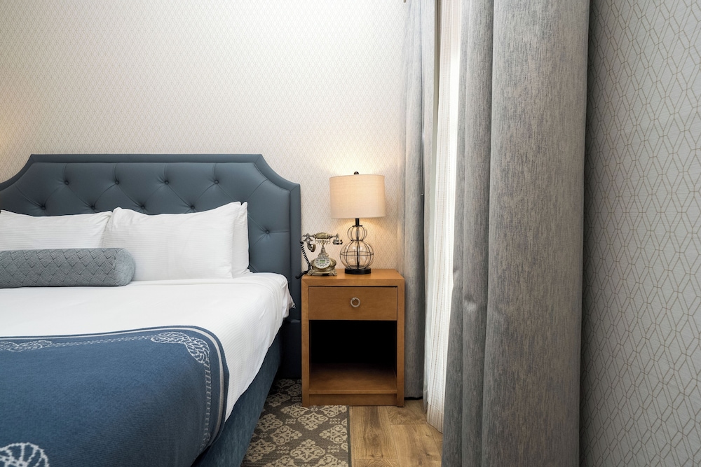 Standard Room, Multiple Beds photo 3