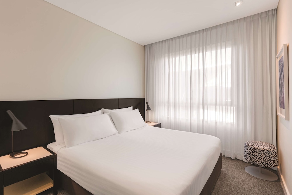 Two Bedroom Premier Apartment thumbnail 6