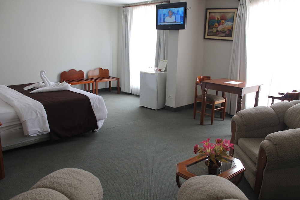 Suite - Photo 2