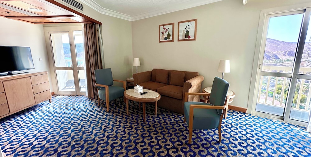 Suite, 1 King Bed (Sunset) - Photo 3
