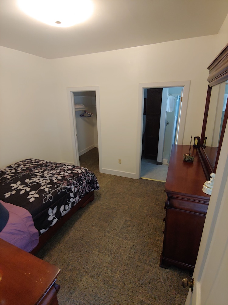 Traditional Apartment photo 3