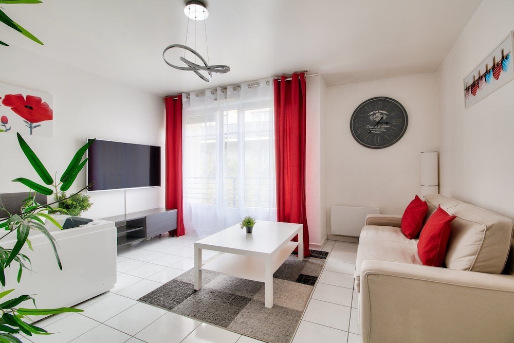 Deluxe Apartment, Garden View