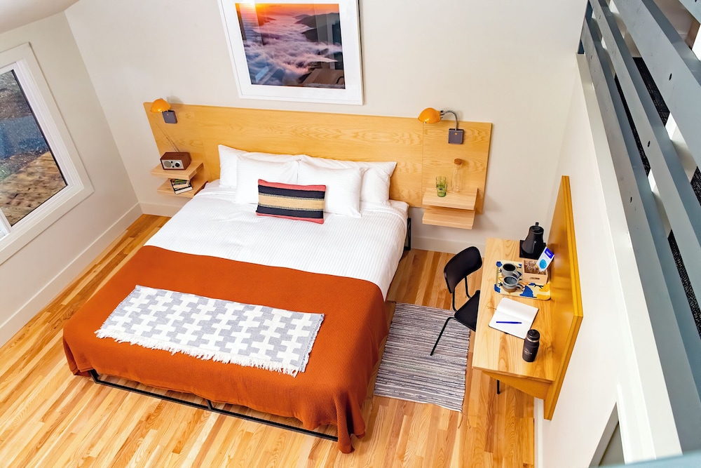 Room (Ledges King)