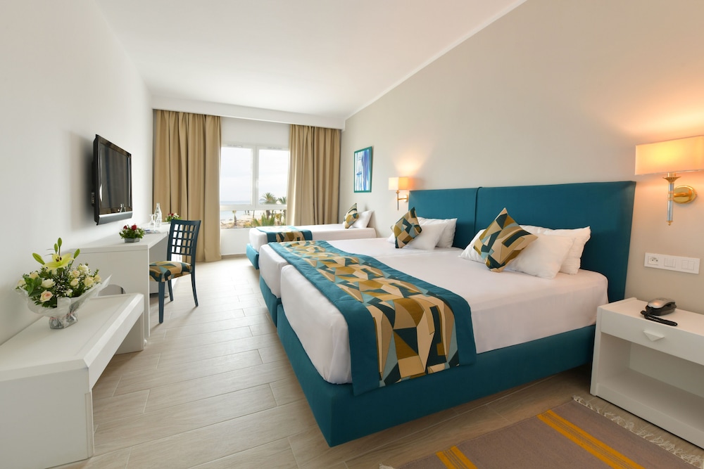 Tripla Standard, vista mare