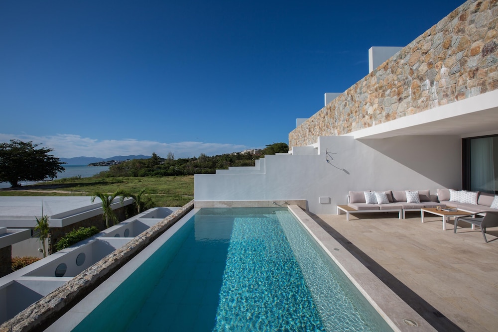 2 Bedroom Sea View Pool Suite - Photo 23