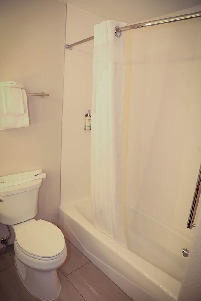 Suite, Multiple Beds, Accessible (Comm) - Photo 7