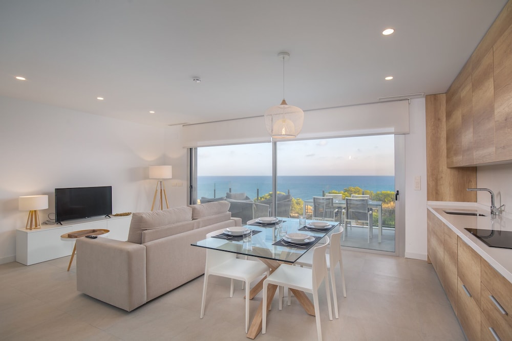 Premium Apartment, 1 Bedroom, Sea View - Photo 1
