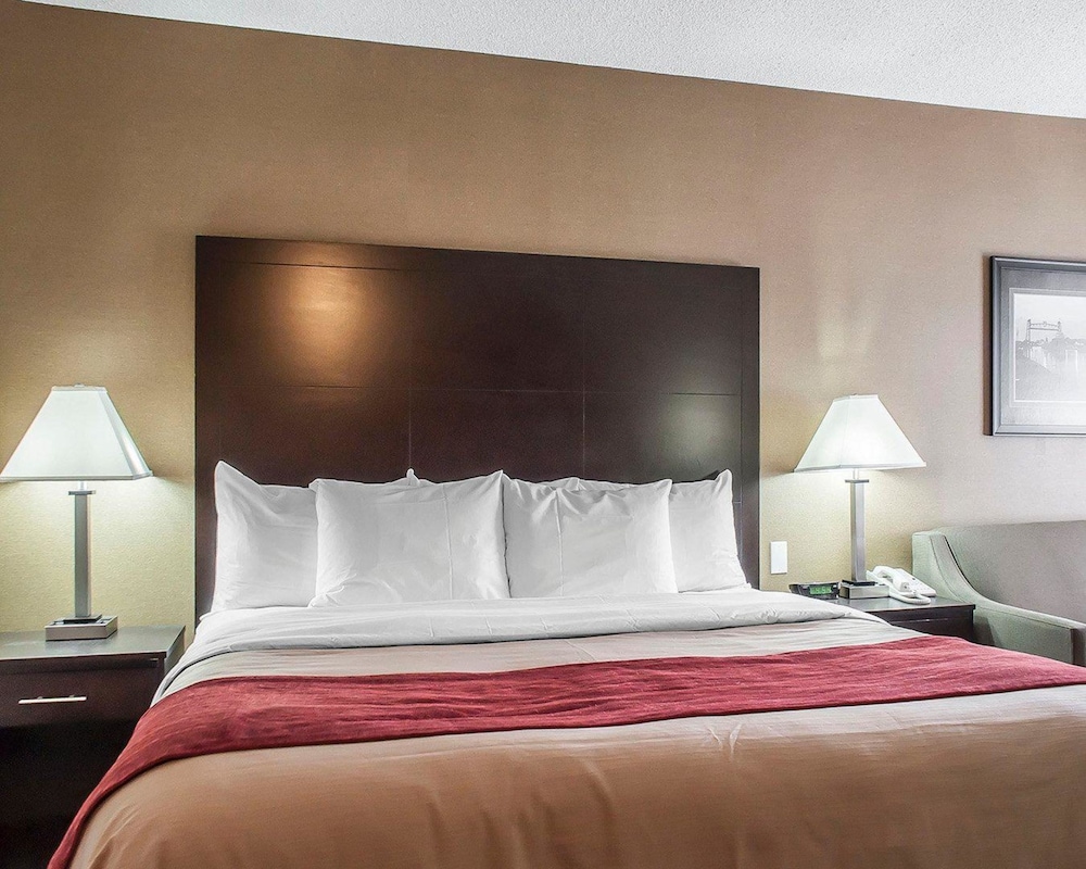 Suite, 1 King Bed, Non Smoking - Photo 1