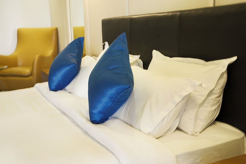 Luxury Double Room, 1 King Bed, Balcony, Garden View photo 3
