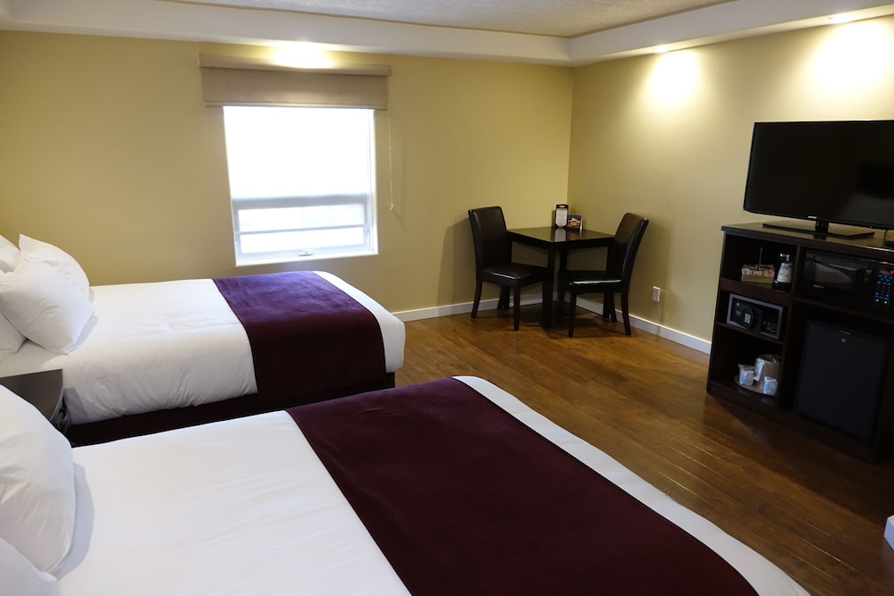 Signature Room, 2 Queen Beds photo 3