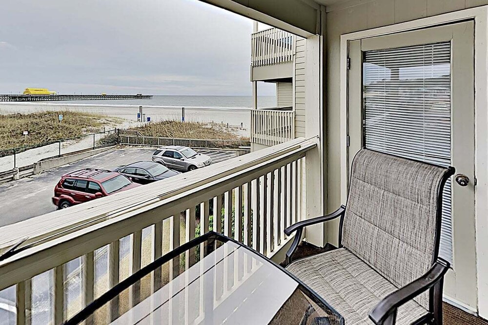 Condo, 2 Bedrooms