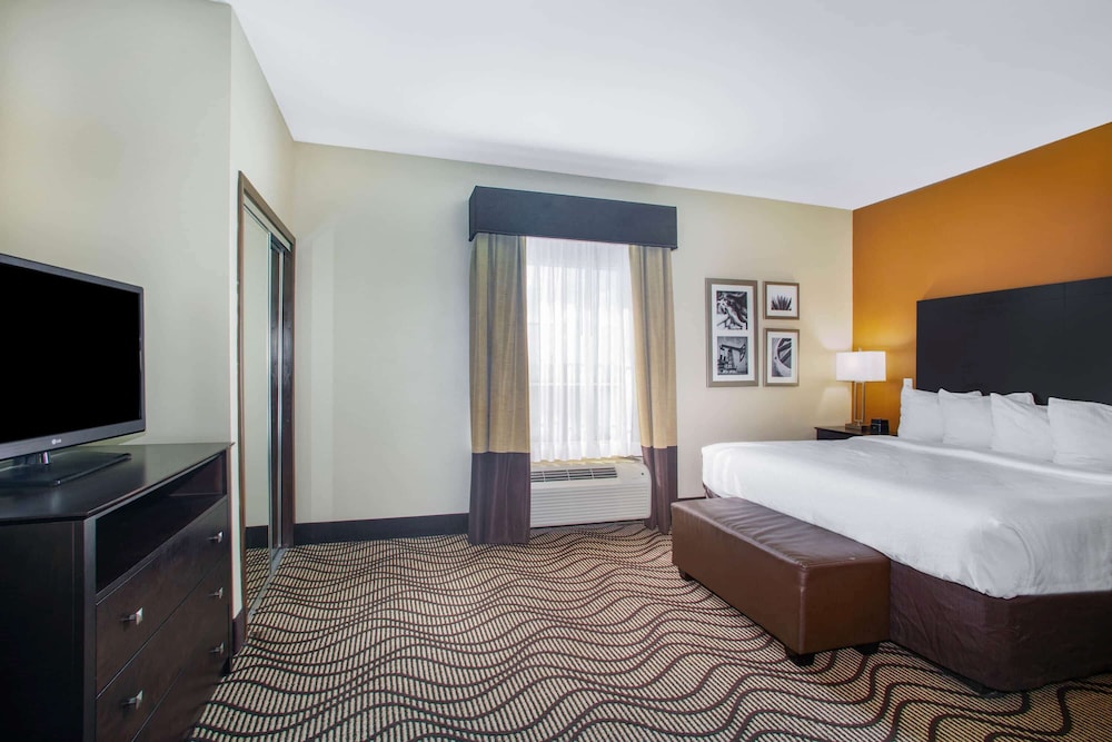 Studio Suite, 1 King Bed, Accessible, Non Smoking (Mobility) photo 1
