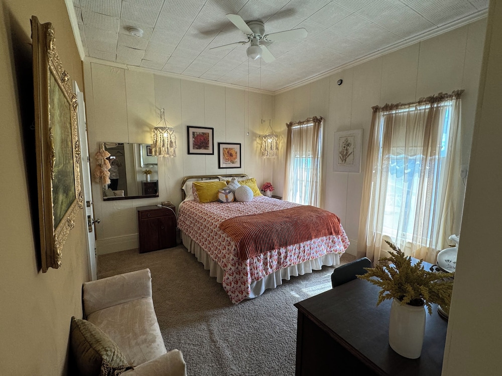 Classic Single Room, Non Smoking, Private Bathroom