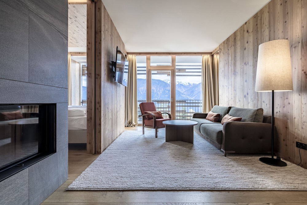 Suite (Wow) photo 3