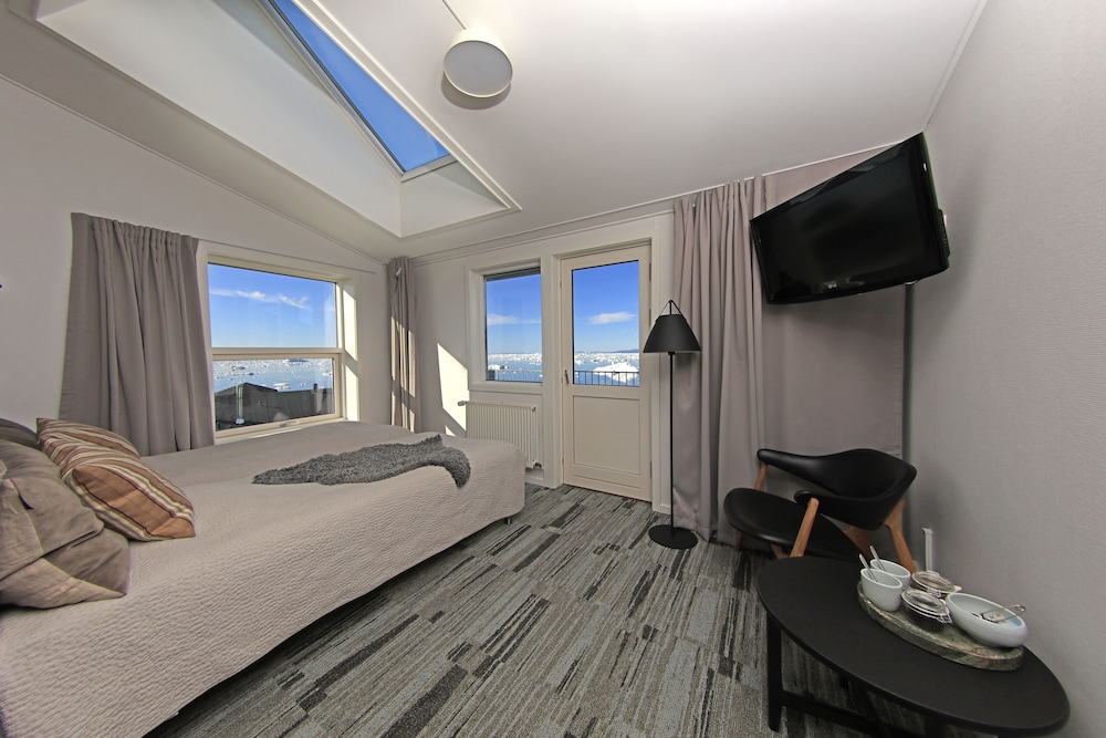 Deluxe Room, Patio, Sea View photo 2
