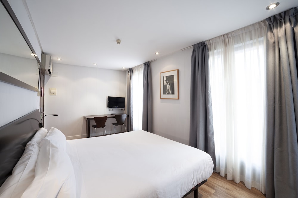 Standard Double Room - Photo 1