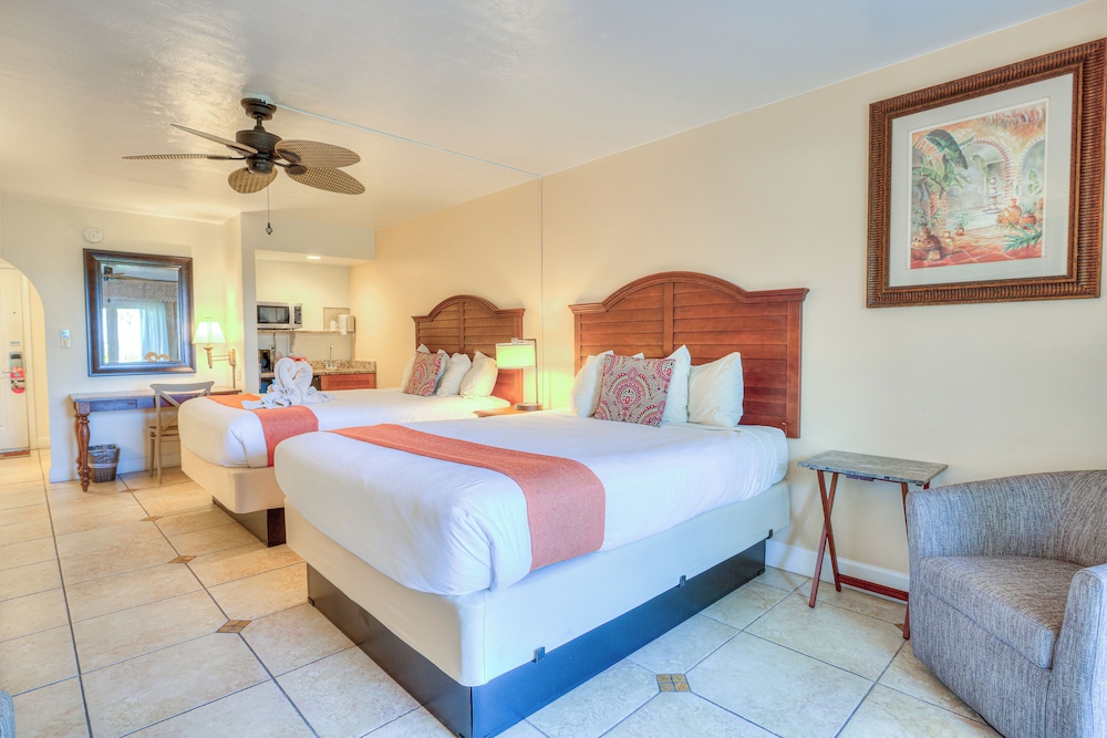 Deluxe Room, 2 Queen Beds, Ground Floor, Patio (No Oceanview) photo 2