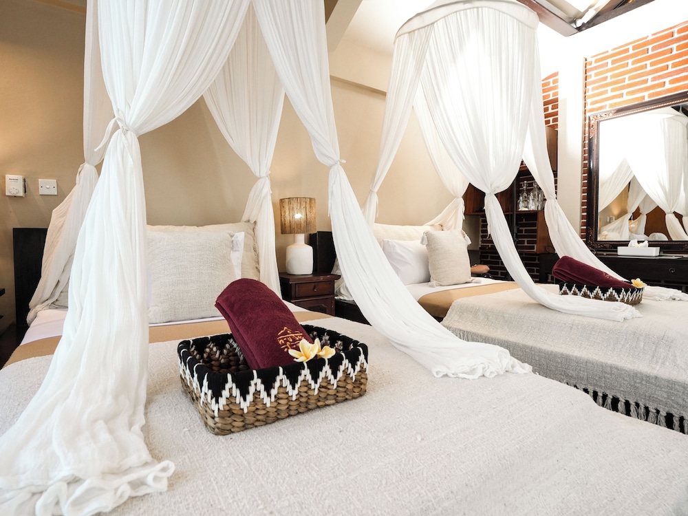 Deluxe Double or Twin Room, Balcony