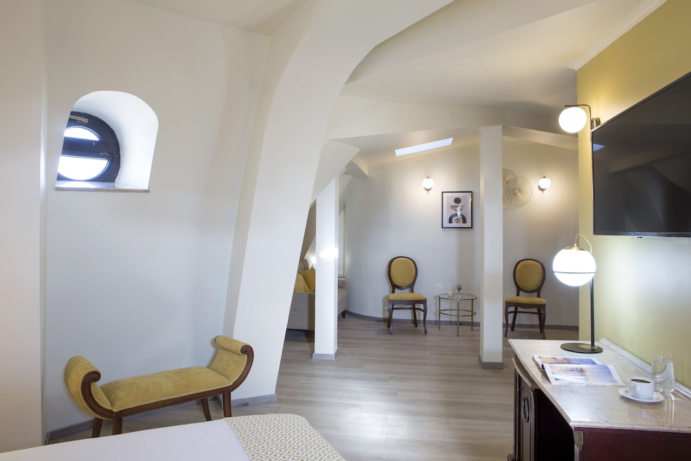 Executive Room - Photo 4