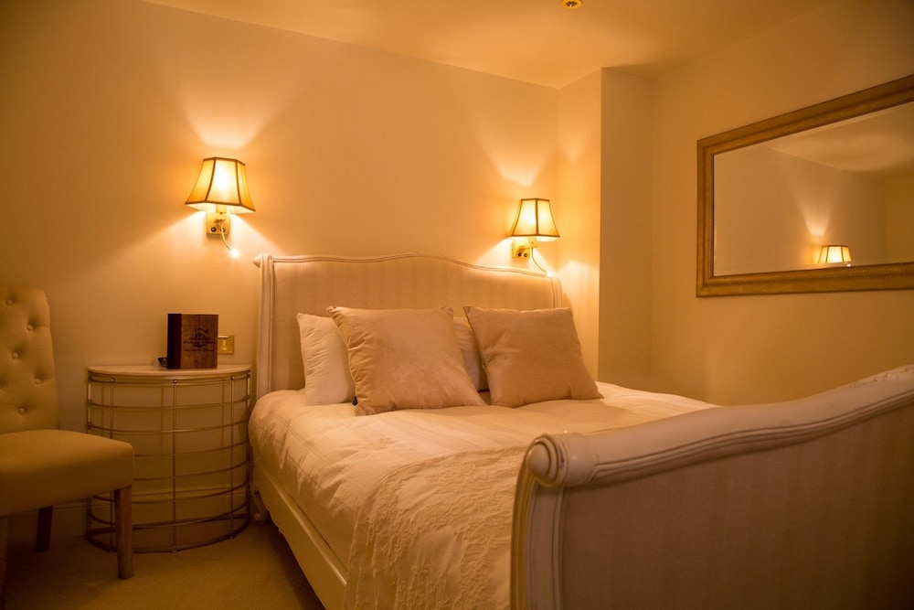 Studio, 1 Bedroom (Tiffany's)