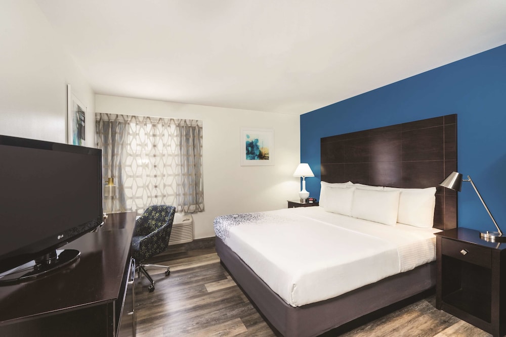 Room, 1 King Bed, Non Smoking - Photo 1