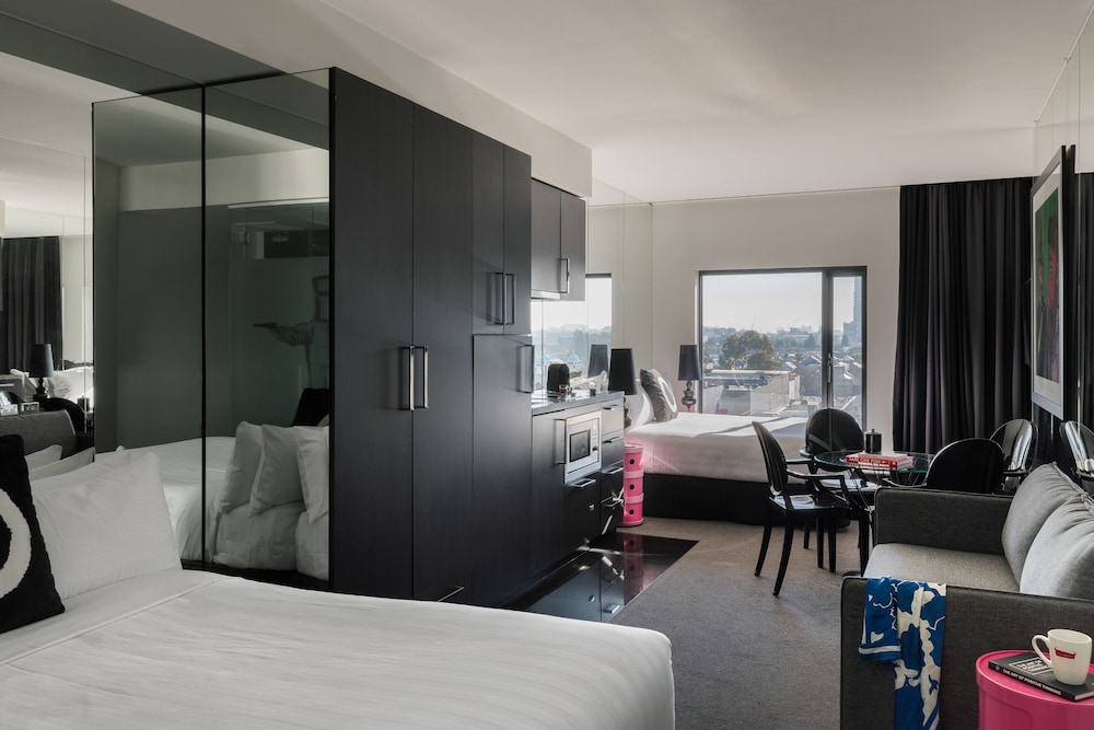 Deluxe Studio Suite Twin - Photo 4